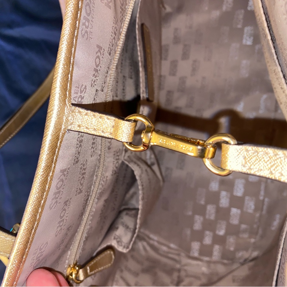 EUC Michael kors gold XL tote bag - Picture 12 of 17